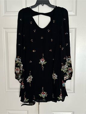 Free People Oxford Black Embroidered Boho Long Sleeve Dress size XS